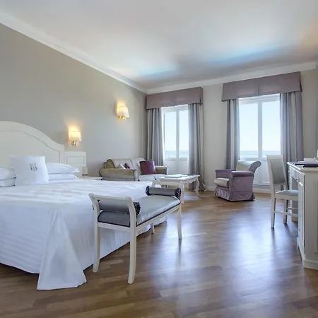 Cenobio Dei Dogi מלון 4*