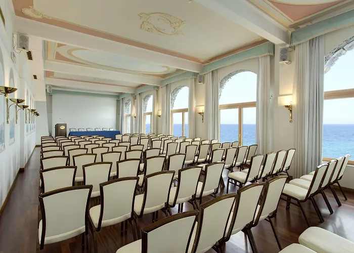 Cenobio Dei Dogi Otel Camogli