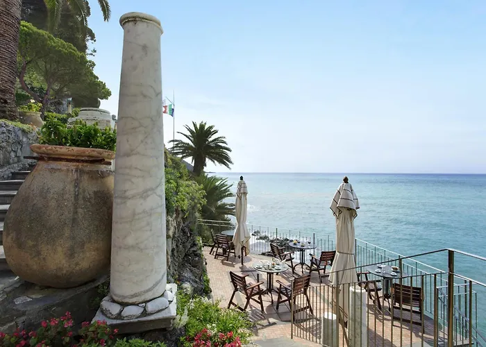 Cenobio Dei Dogi Otel Camogli